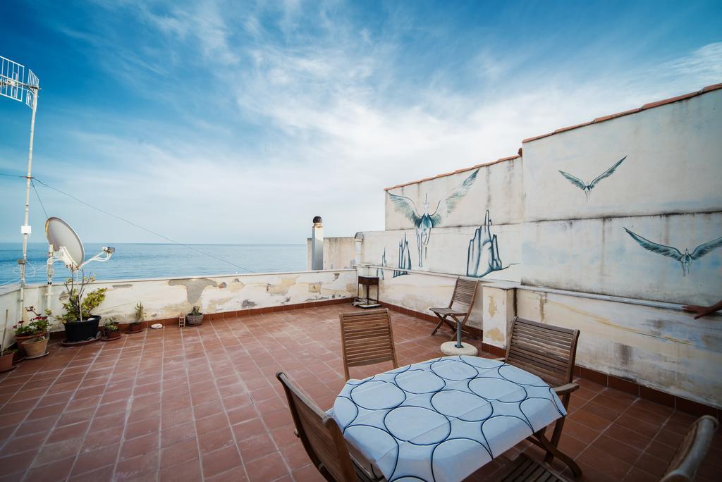 レトイアンニLa Terrazza Sul Mareアパートメント エクステリア 写真